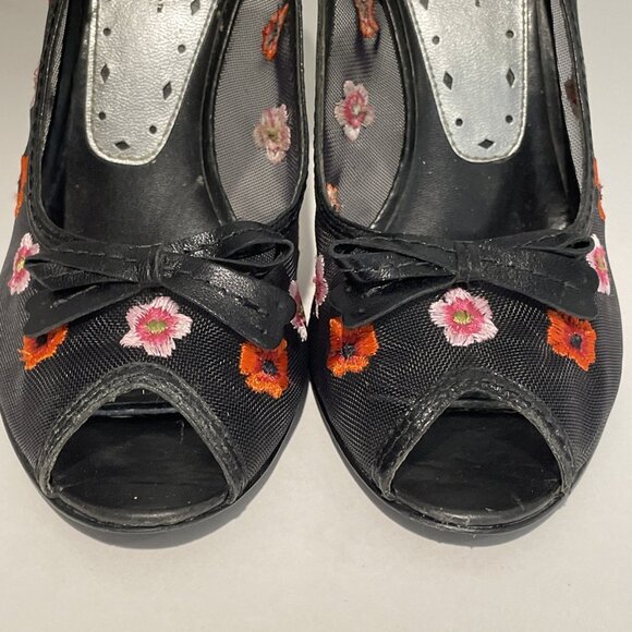 BCBGirls Docre Mesh Peep Toe Heels Stilettos Size 5.5 Black Floral Embroidered - Picture 4 of 12